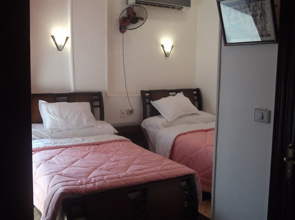 Family Palace Hostel