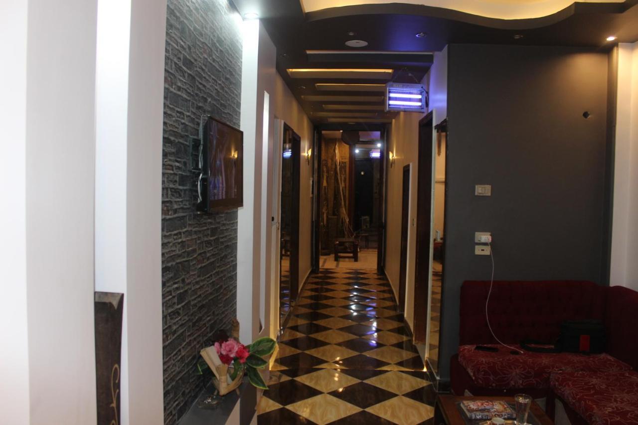 Family Palace *