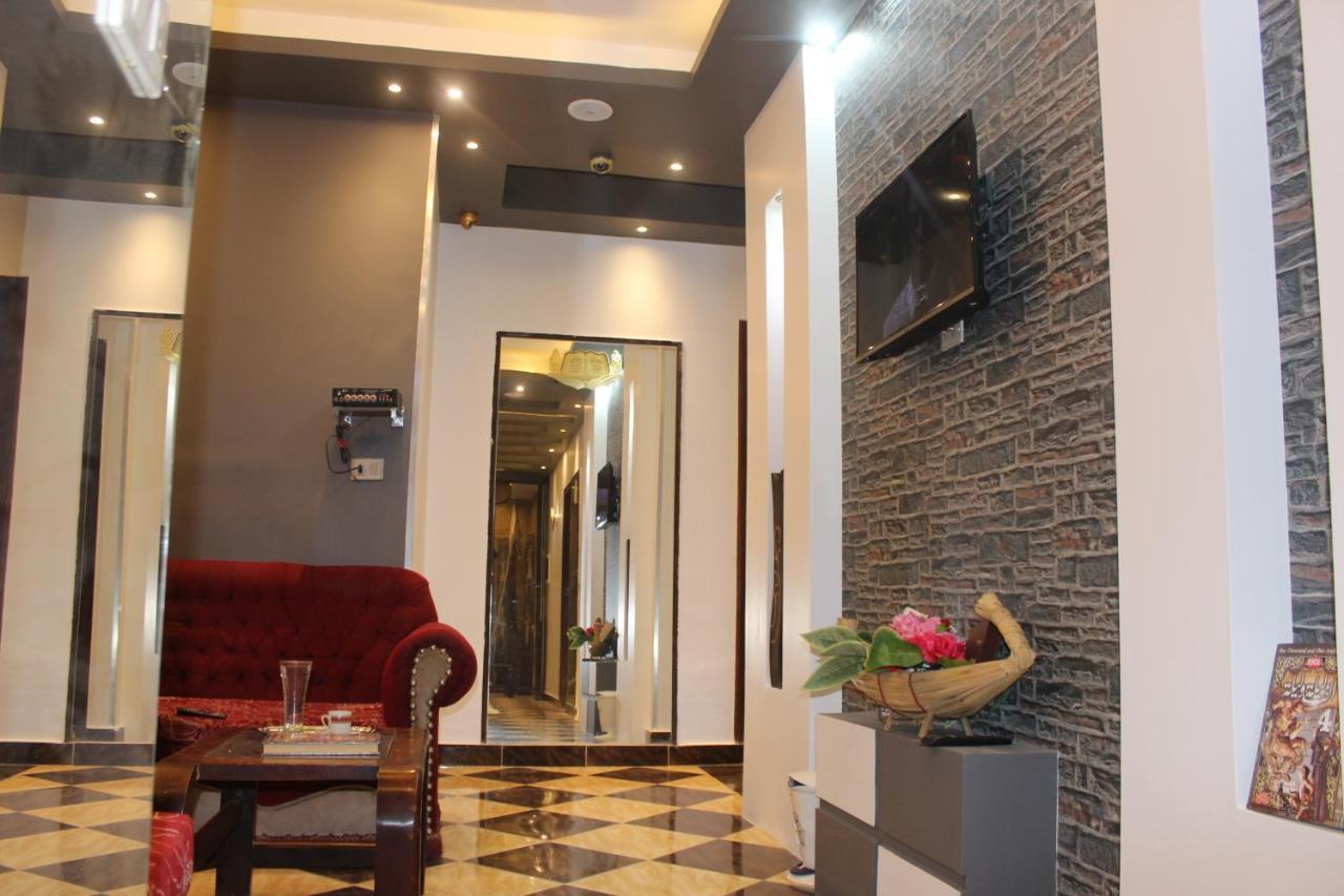 Family Palace Hostel