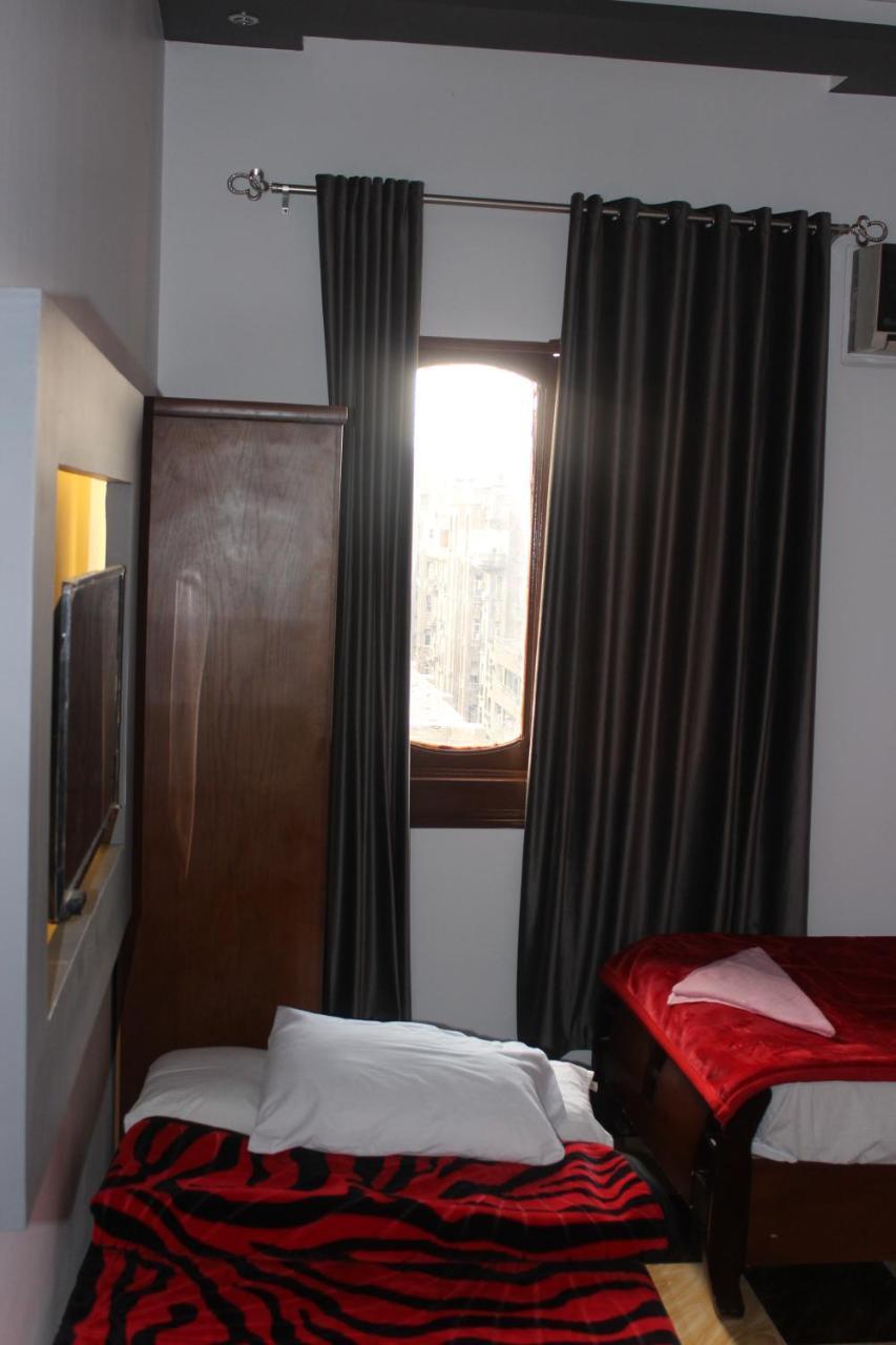 Family Palace Hostel *