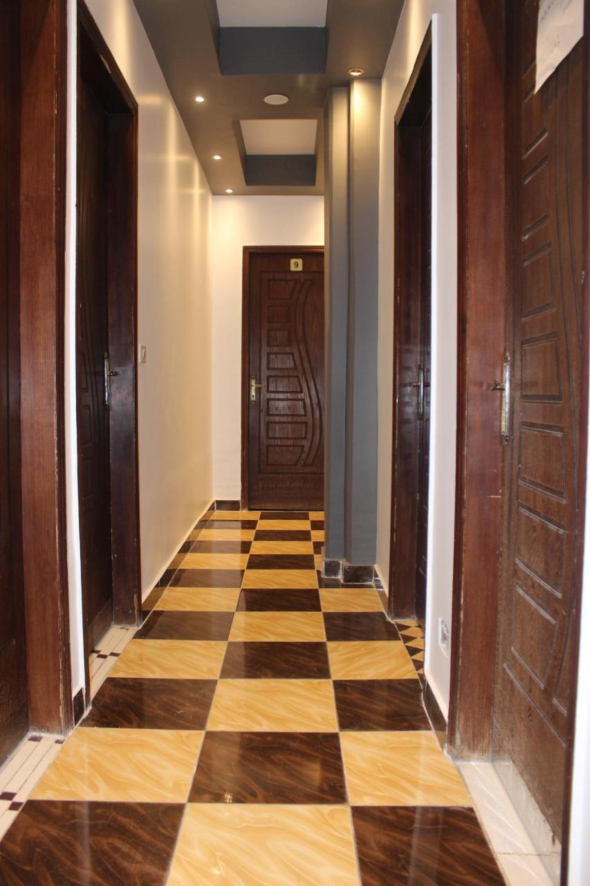 Family Palace Hostel *
